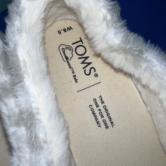 🚫🚫SOLD!🚫🚫NIB/NWT🤩 |•TOMS•| Alpargata White Snow Leopard Fleece/Faux Fur 8.5 - Picture 9 of 11